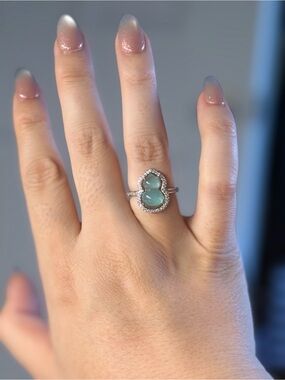 Green Chalcedony Gourd Ring Silver Tone Statement Ring